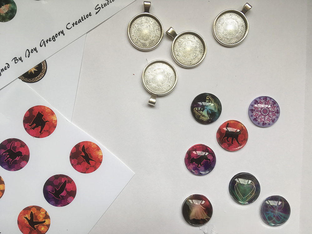 Glass cabochon deals